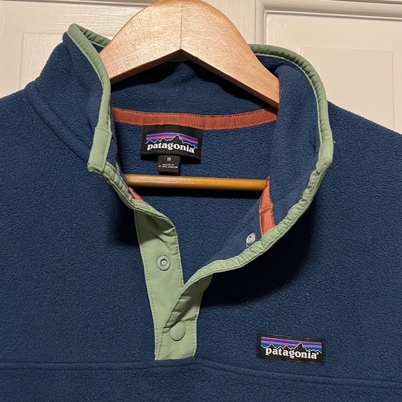 Patagonia Micro D Fleece Pullover in Stone Blue with Green Trim - Picture 4 of 6